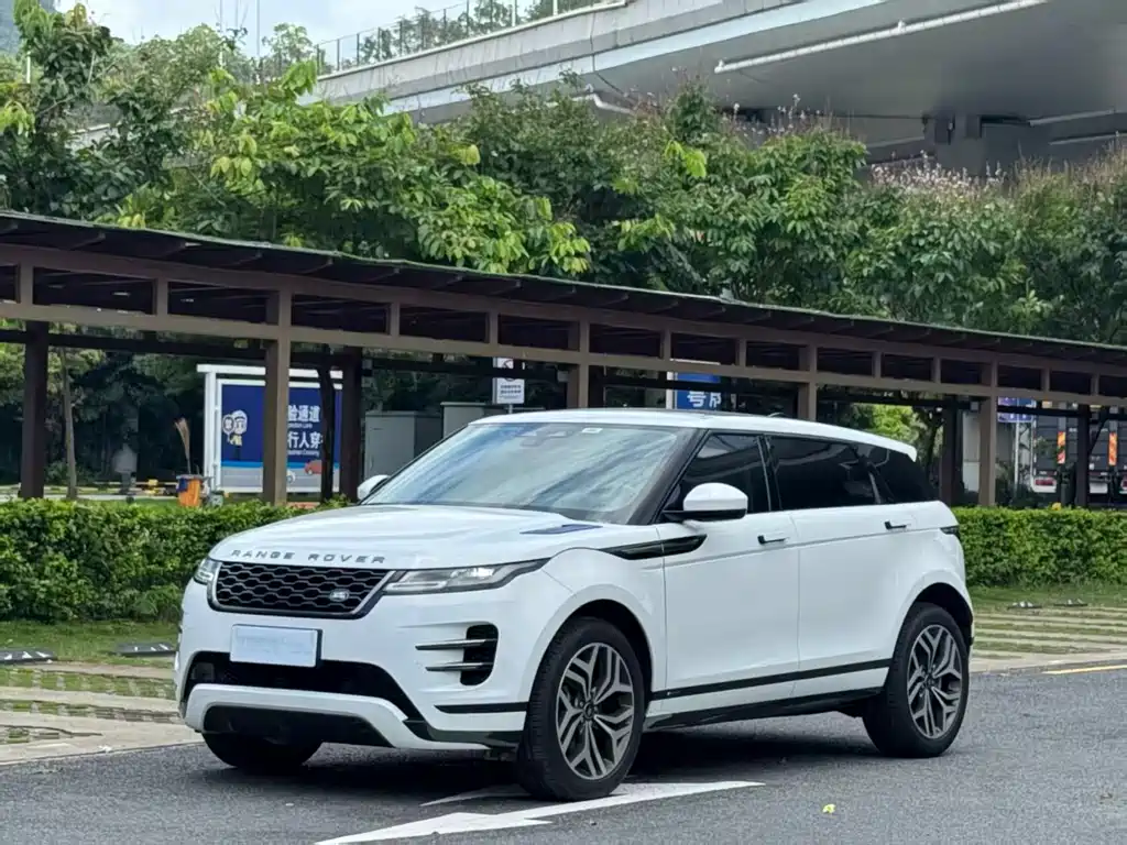 Land Rover Range Rover Evoque 2023 — фото 1