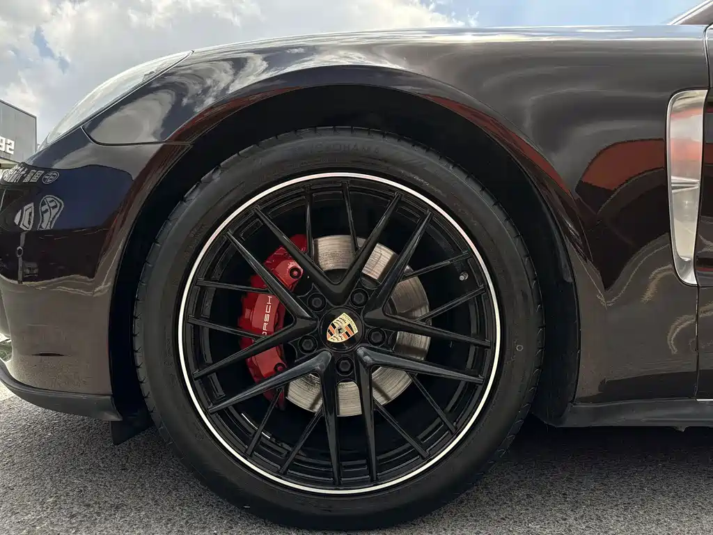 Porsche Panamera 2019 — фото 16