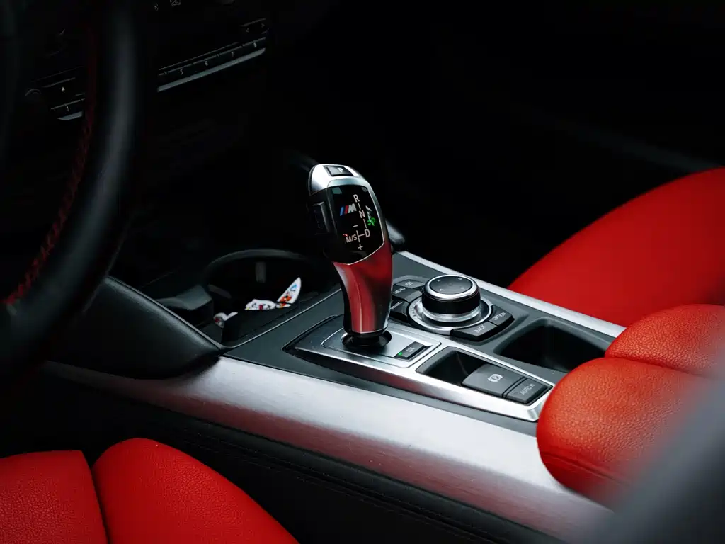 BMW X6 M 2013 — фото 8
