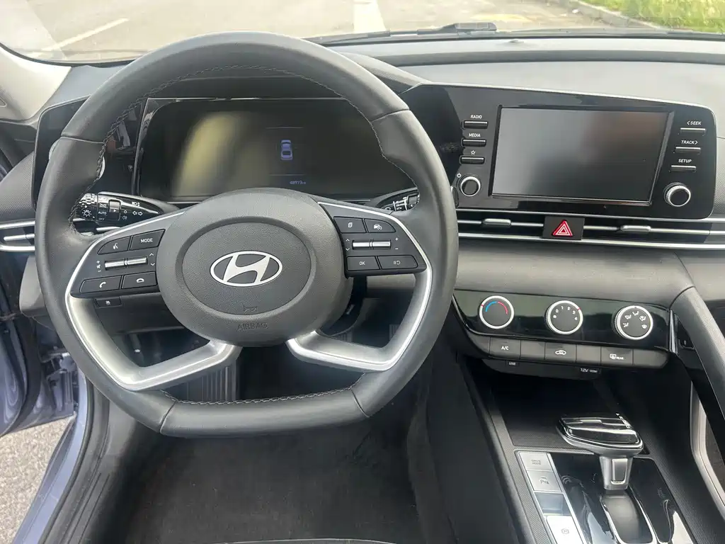 Hyundai Elantra 2024 — фото 14
