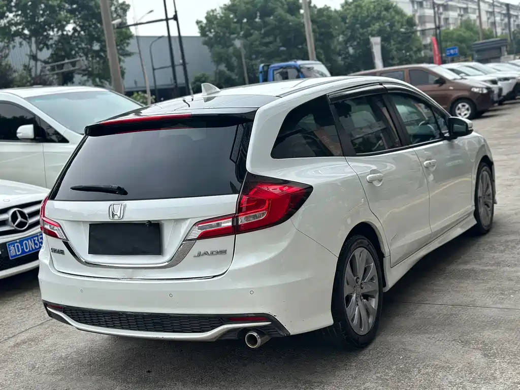 Honda Jade 2017 — фото 9