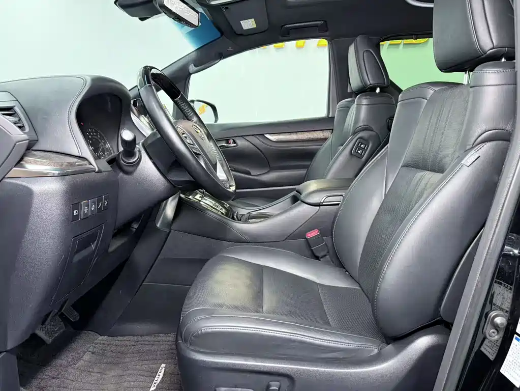 Toyota Vellfire 2022 — фото 8