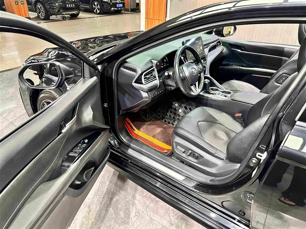 Toyota Camry 2022 — фото 10