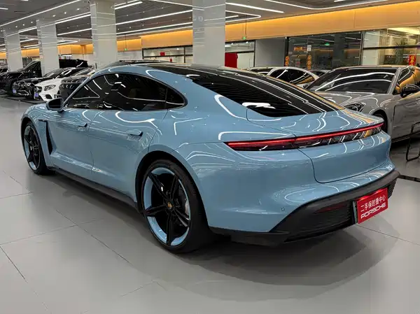 Porsche Taycan 2023