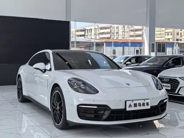 Porsche Panamera 2023