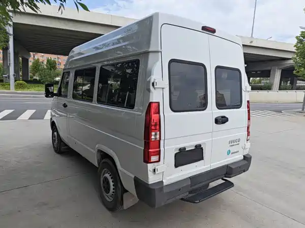 Iveco Proud 2024