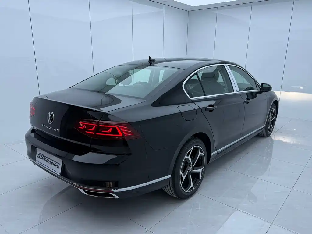 Volkswagen Magotan 2025