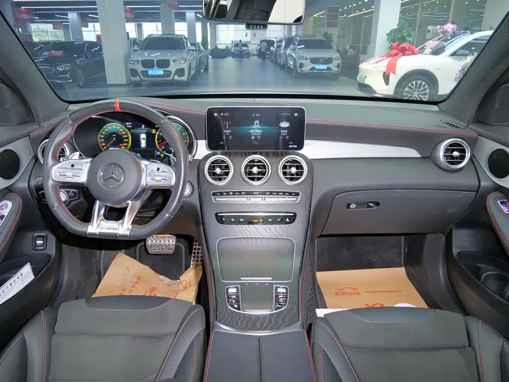 Mercedes-Benz GLC AMG 2020 — фото 14