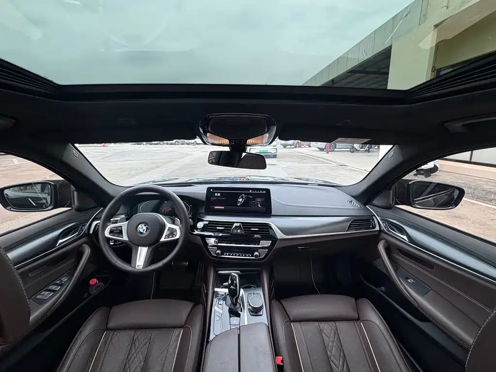 BMW 5 Series 2020 — фото 14