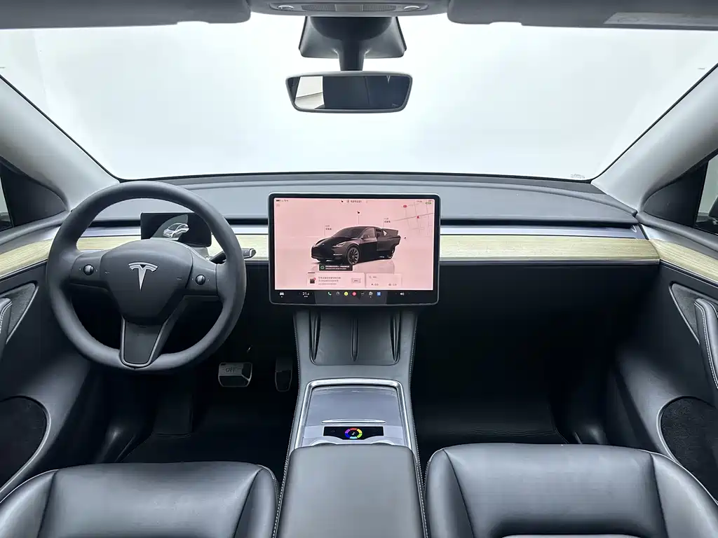 Tesla Model Y 2023 — фото 14