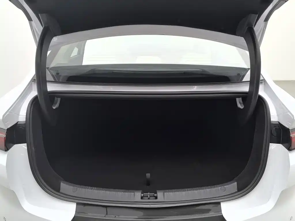 BYD Qin L 2025 — фото 16