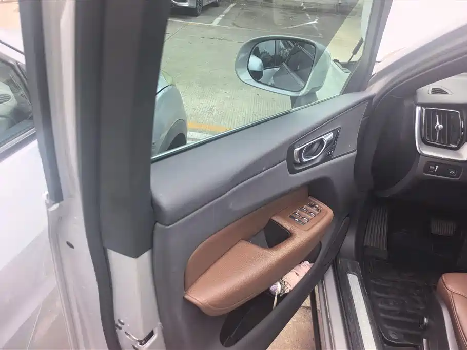 Volvo XC60 2022
