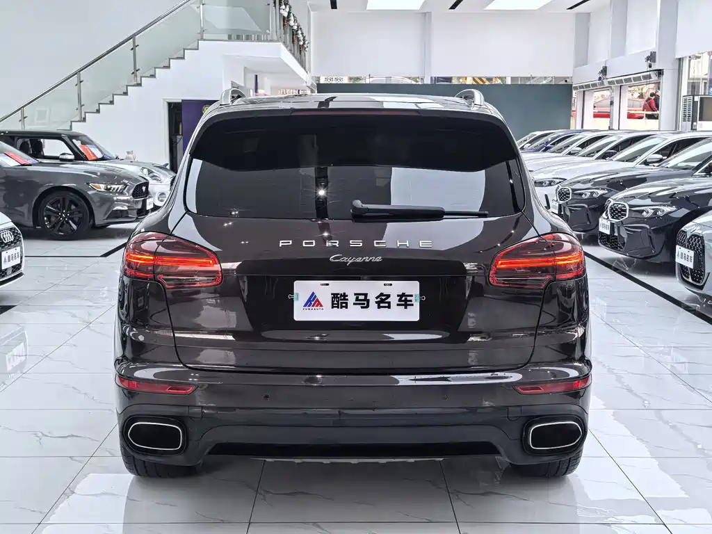 Porsche Cayenne 2017 — фото 14