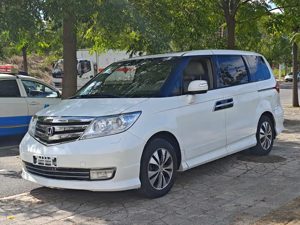 Honda Elysion 2013