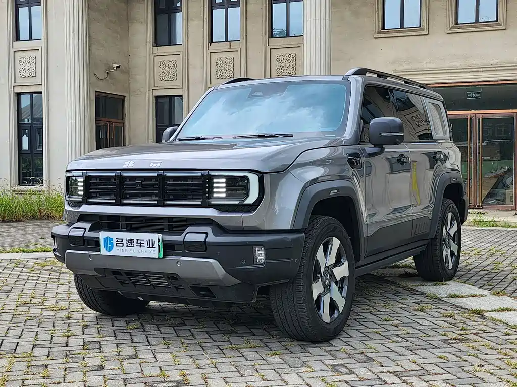 BAIC BJ40 Extended Range 2025 — фото 1