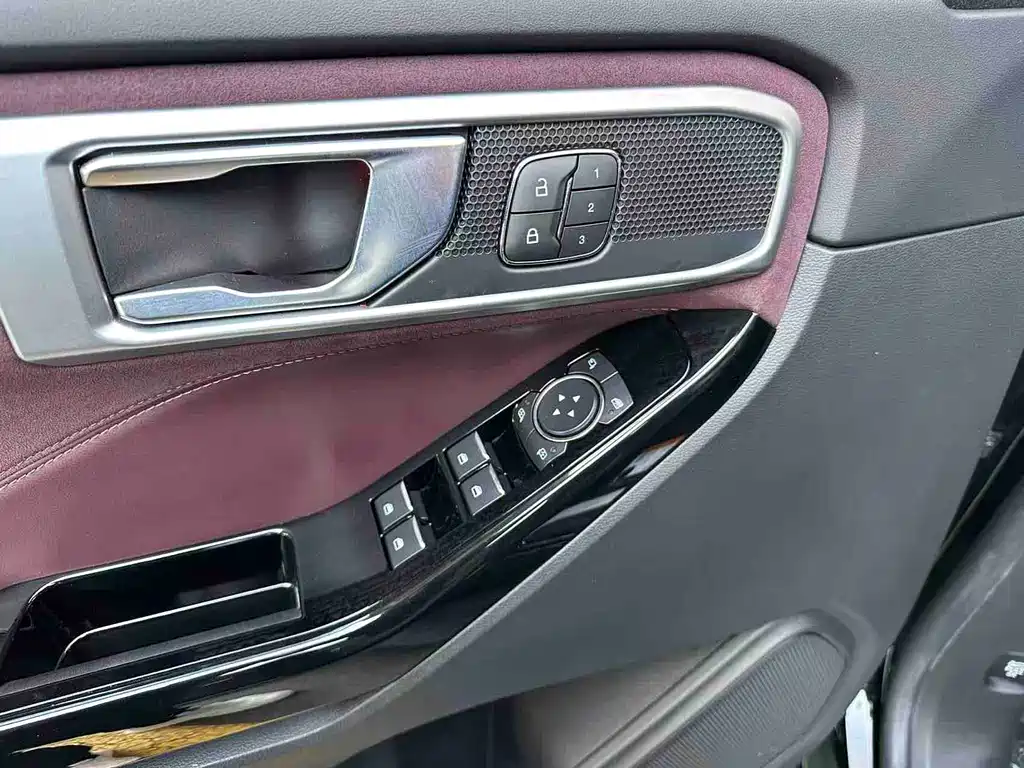 Ford Explorer 2023 — фото 14