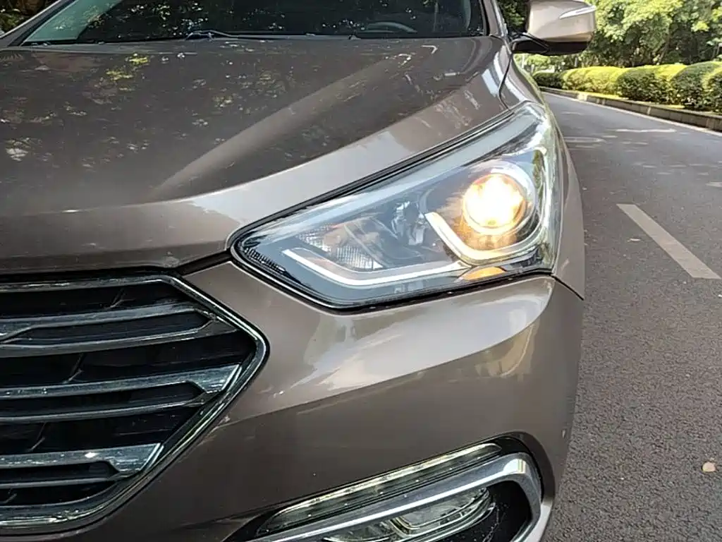 Hyundai Santa Fe 2017 — фото 24