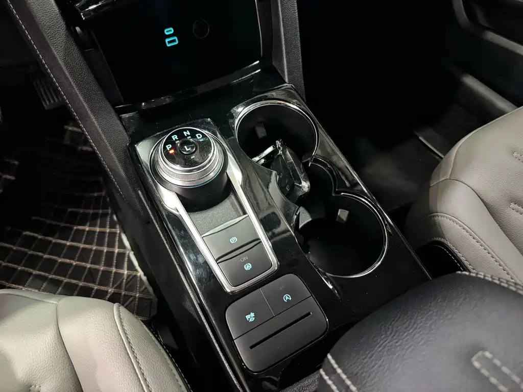 Ford Escape 2022 — фото 14