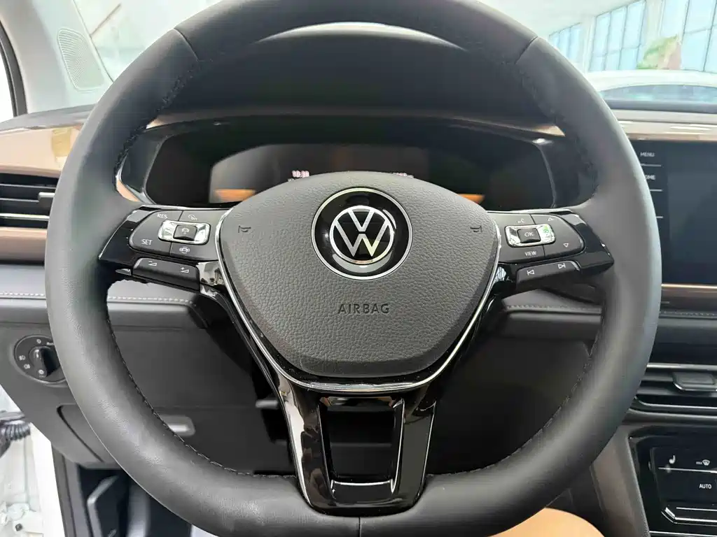 Volkswagen Tharu 2023 — фото 18