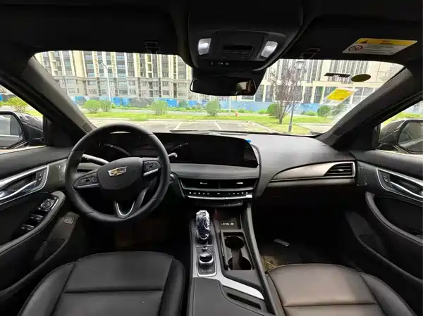 Cadillac CT5 2026