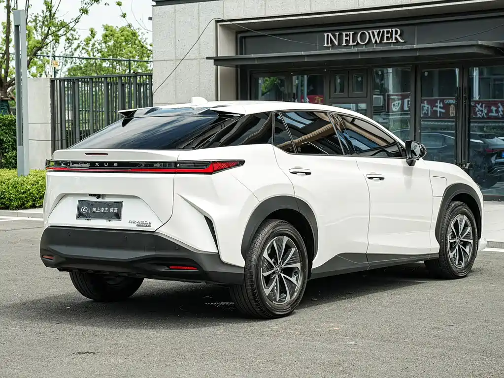 Lexus RZ 2023
