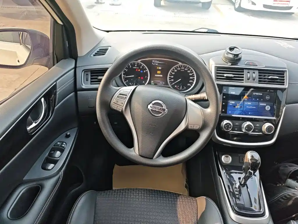 Nissan Tiida 2019 — фото 11