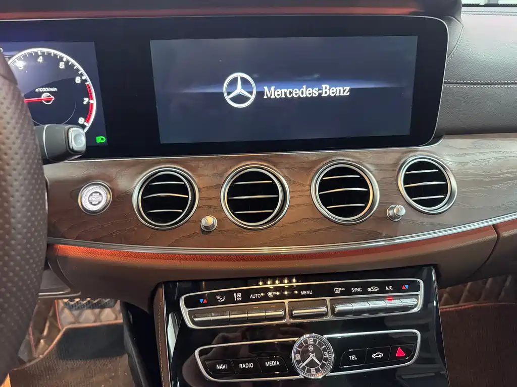 Mercedes-Benz E-Class 2016 — фото 15