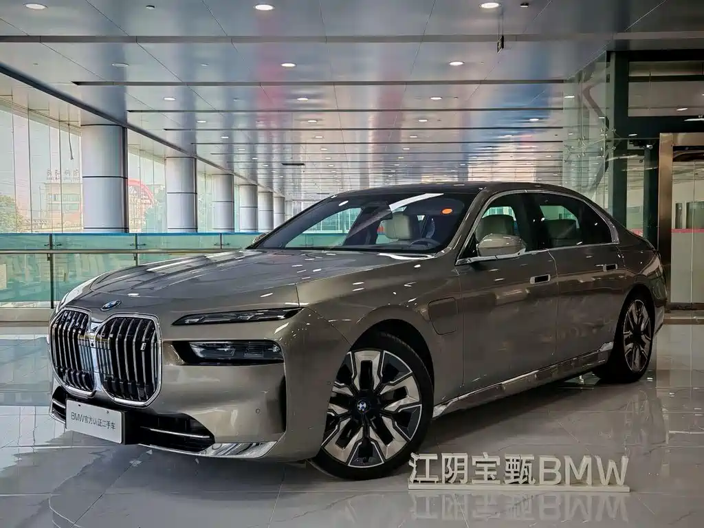 BMW i7 2022 — фото 3
