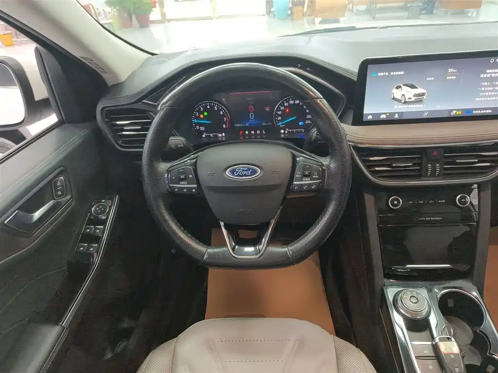 Ford Escape 2021 — фото 11