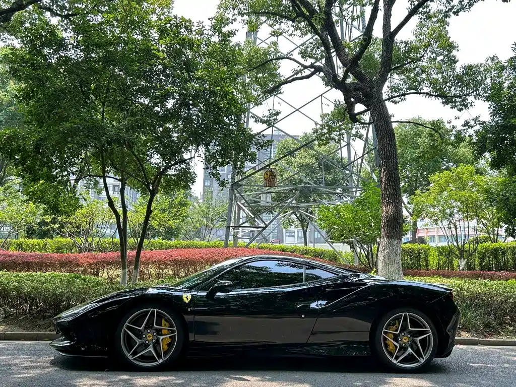 Ferrari F8 2022 — фото 3