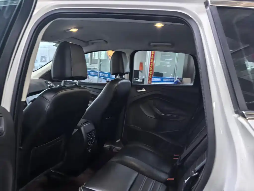 Ford Kuga 2016 — фото 10