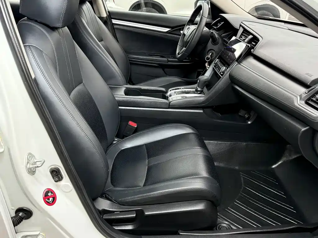 Honda Civic 2019 — фото 18