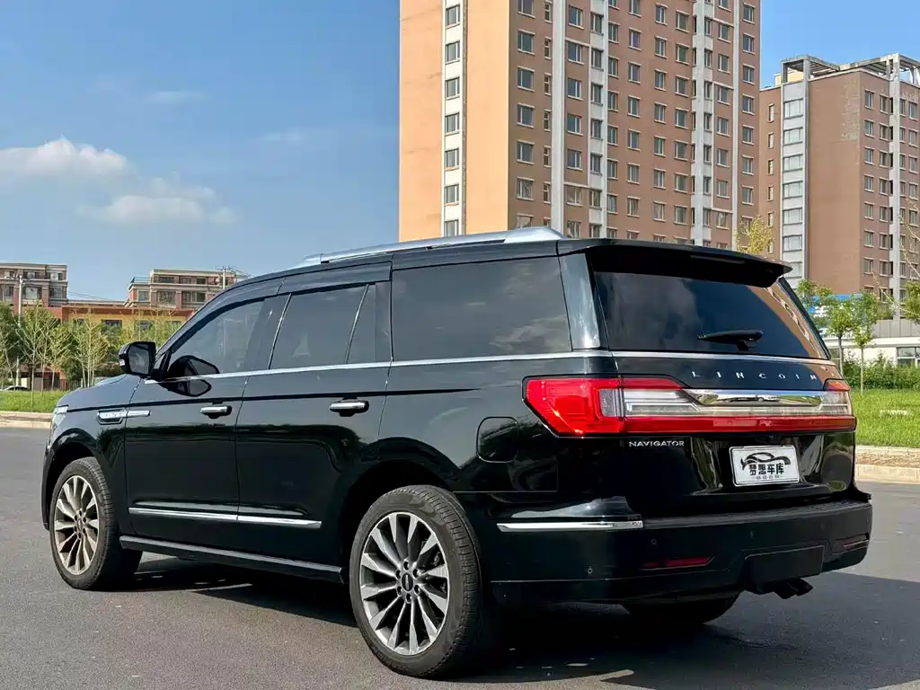 Lincoln Navigator 2018 — фото 9