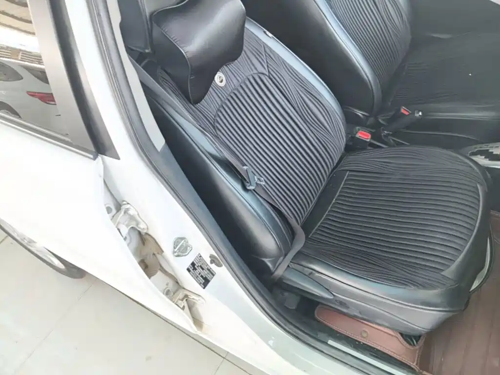 Toyota Yaris L 2015 — фото 25