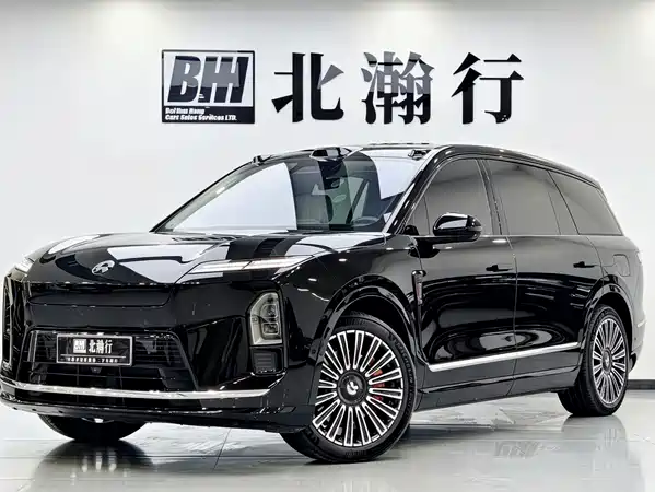 NIO ES8 2025