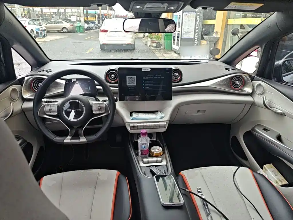 BYD Dolphin 2022 — фото 10