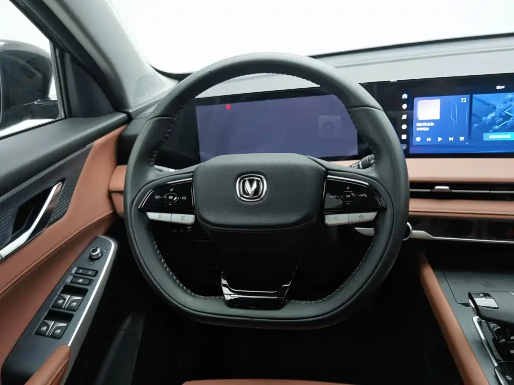 Changan CS75PLUS 2025 — фото 11