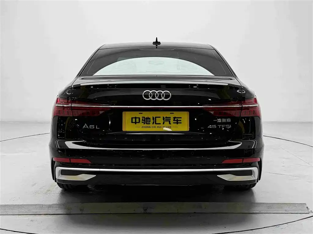 Audi A6L 2022