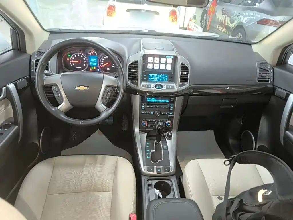 Chevrolet Captiva 2015 — фото 10