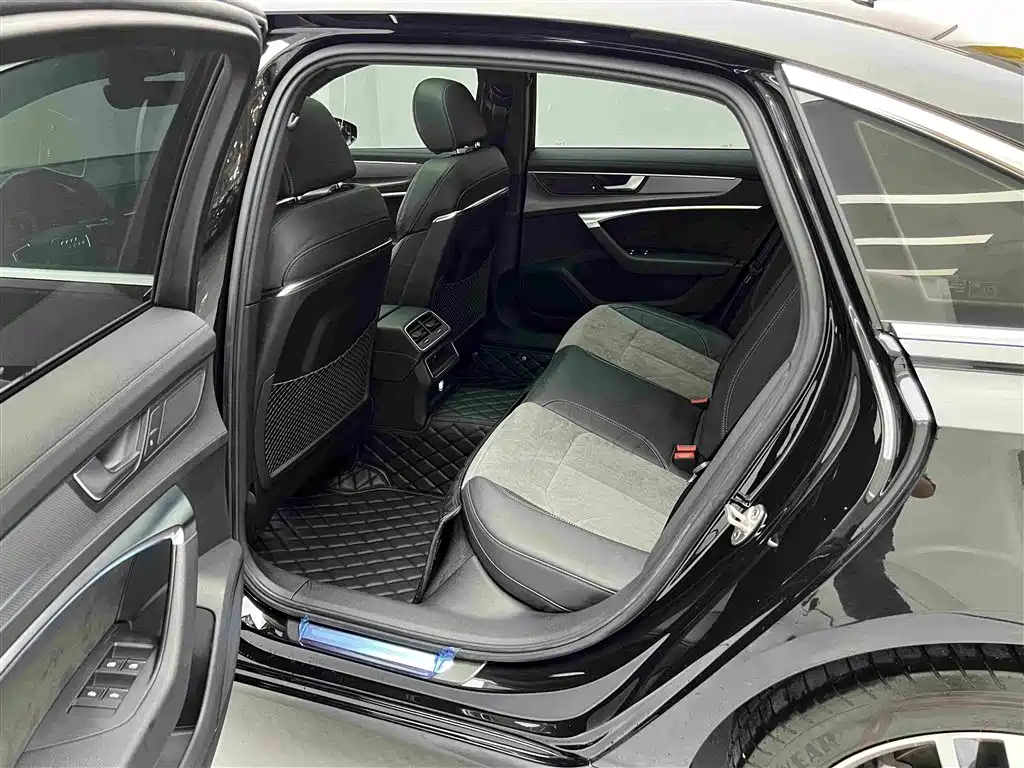 Audi A6L 2022 — фото 18