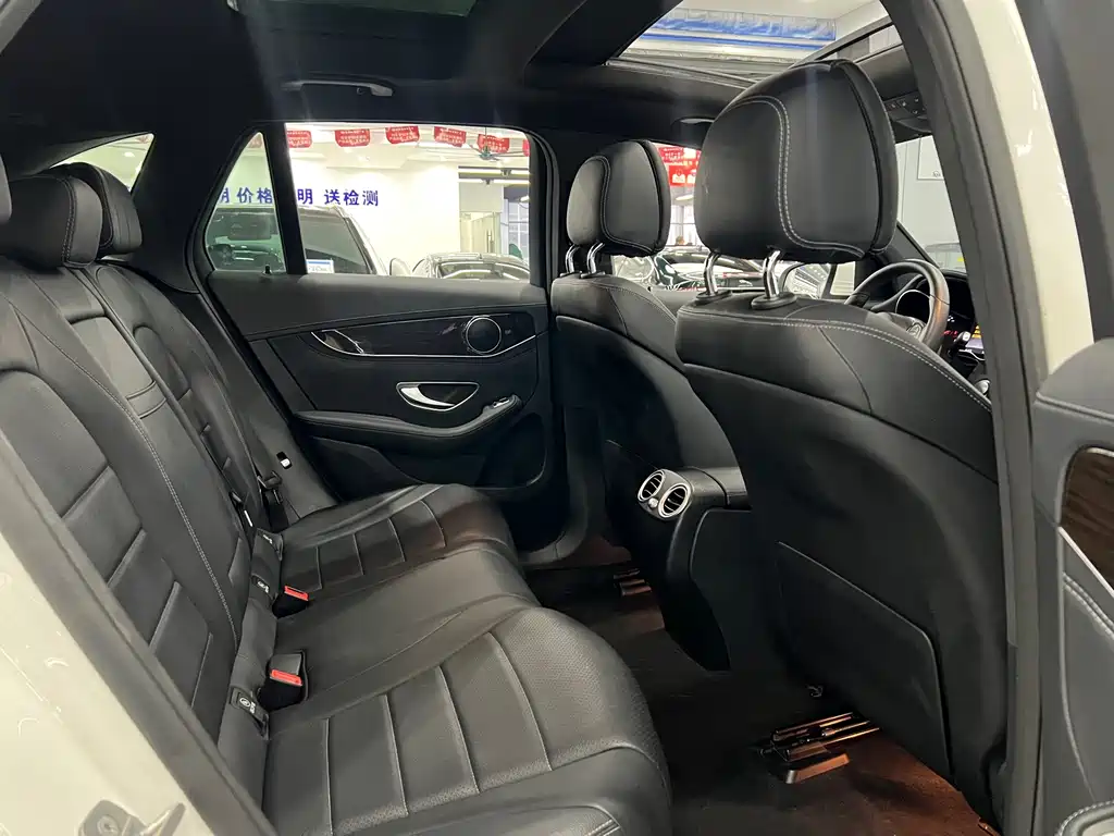 Mercedes-Benz GLC 2017 — фото 10