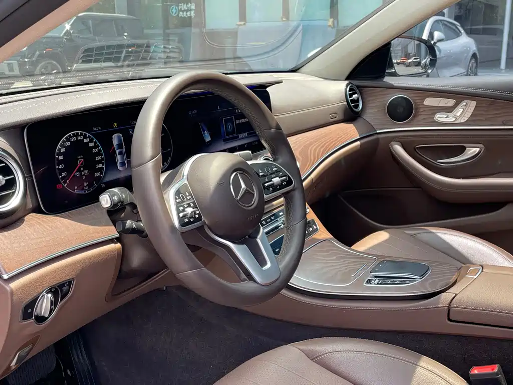 Mercedes-Benz E-Class 2020 — фото 8