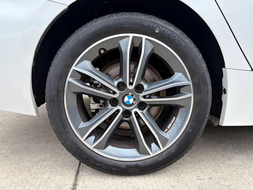 BMW 1 Series 2022 — фото 21