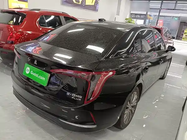 Hongqi E-QM5 2024