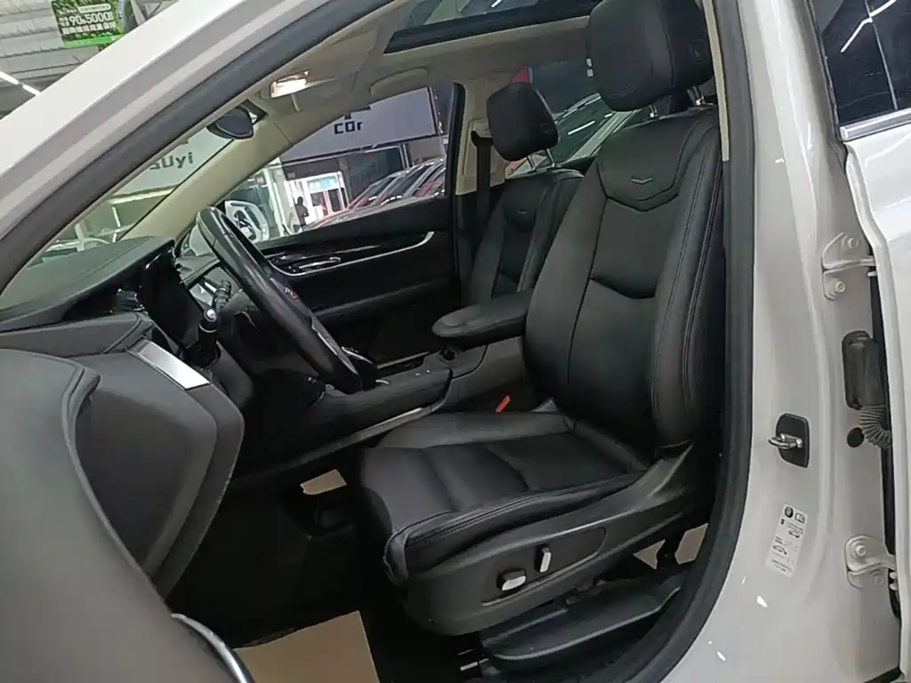 Cadillac XT5 2019 — фото 15