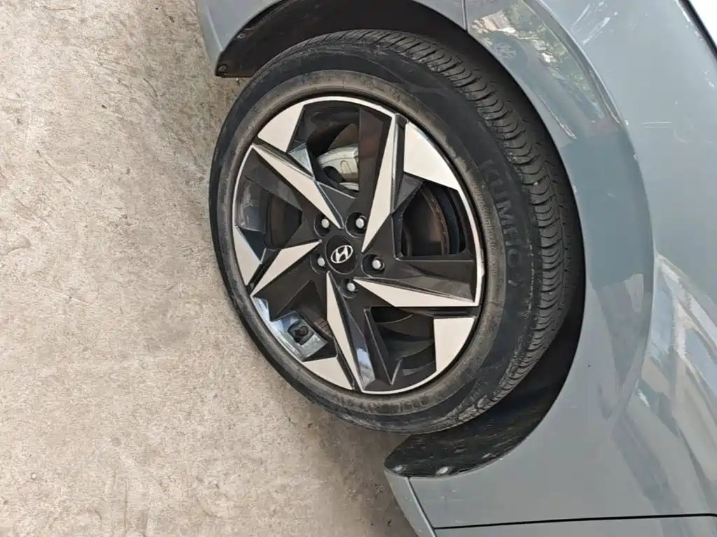 Hyundai Elantra 2022 — фото 23