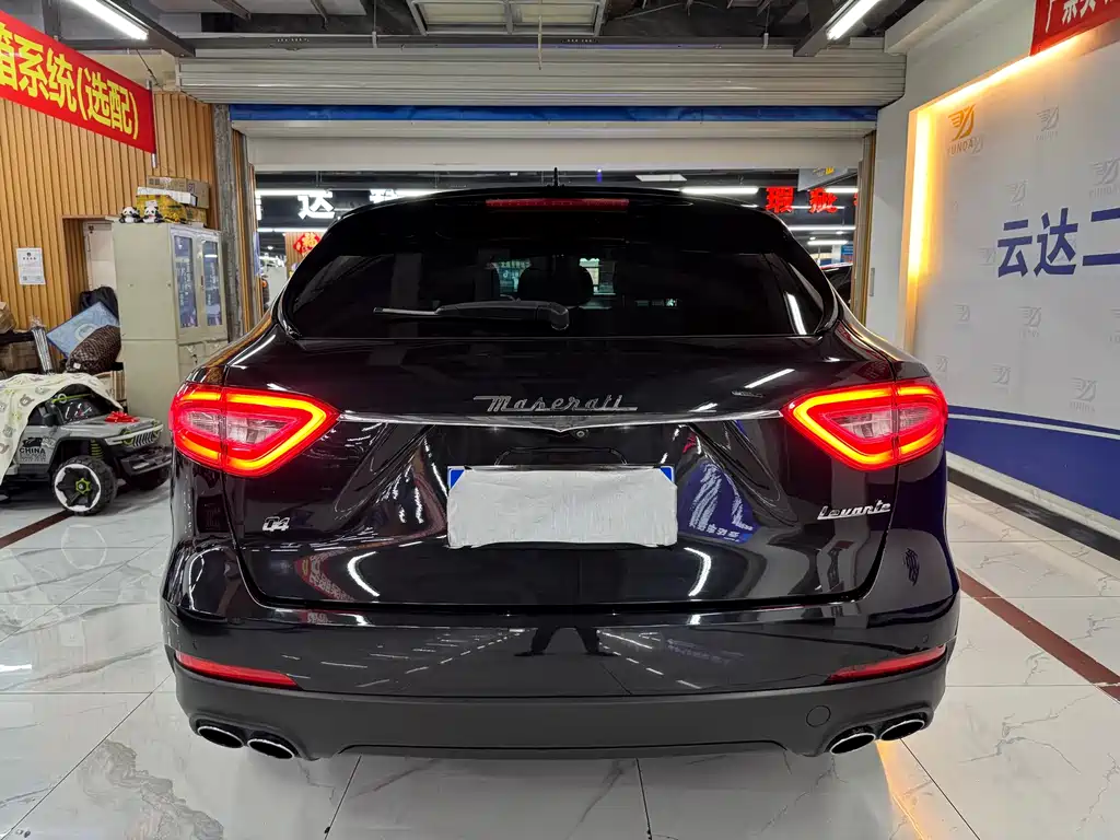 Maserati Levante 2018 — фото 9