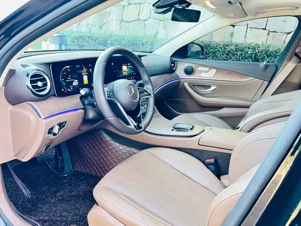 Mercedes-Benz E-Class 2023