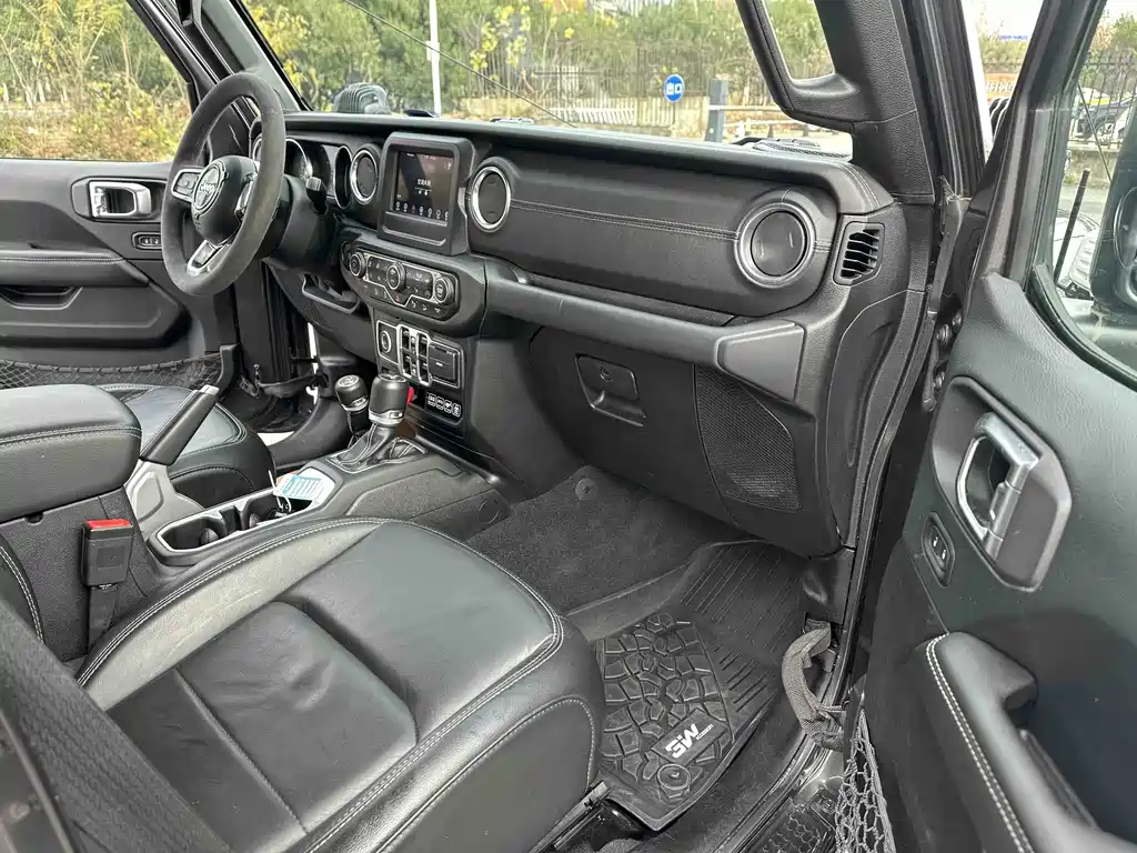Jeep Wrangler 2019 — фото 10