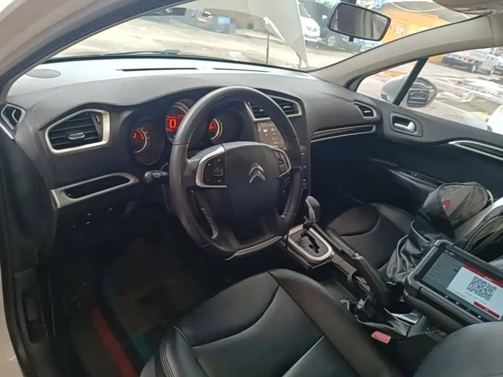 Citroën C4L 2015 — фото 10